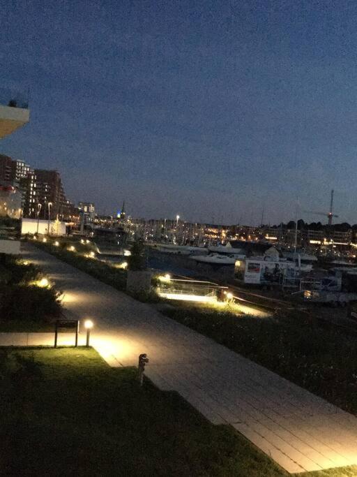 Appartement Bo Med Stil Og Udsigt Til Aarhus Lystbadehavn Extérieur photo