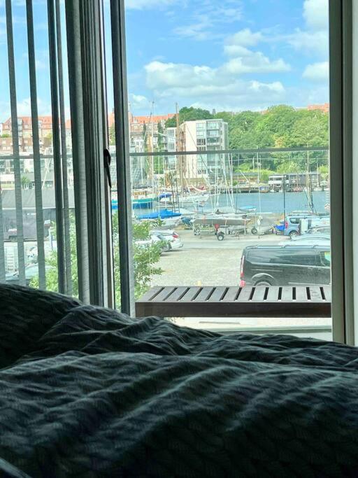 Appartement Bo Med Stil Og Udsigt Til Aarhus Lystbadehavn Extérieur photo