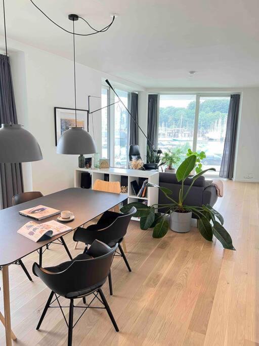 Appartement Bo Med Stil Og Udsigt Til Aarhus Lystbadehavn Extérieur photo